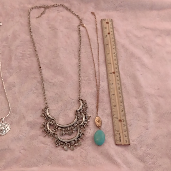 Costume Jewlery - Picture 2 of 4